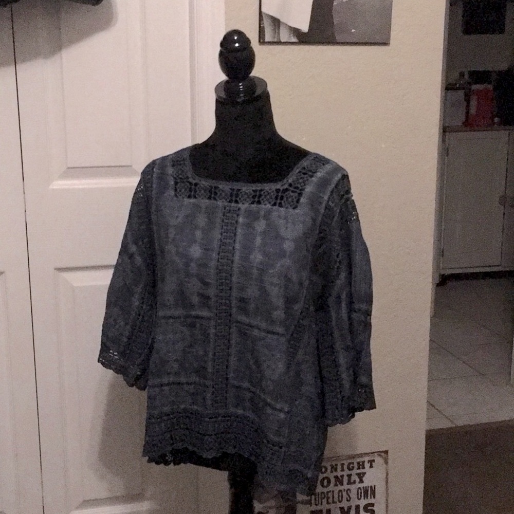 Boho Democracy top like new beautiful blue color great condition